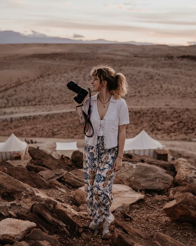 Throwback to Marocco and wonderful experiences 🤍
With great people, good food and dancing under stars ✨
Thank you @halcyon.retreat 🫶🏼

And thanks to @jm._fotografie for the picture 🤍
⠀⠀⠀⠀⠀⠀⠀⠀⠀
#hochzeitsfotografin #aboutme #travel #destinationwedding #marrakesh #agafay #marokko #scarabeocamp #fotografmarrakesh #hochzeitmarrakesh #wüste #personbehindthecamera