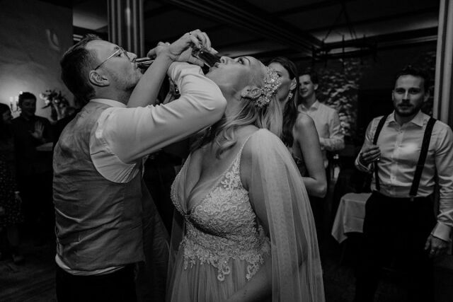 Saturday Night Fever 🚀

#weddingparty #partytime #hochzeitstanz #hochzeitsparty #hochzeitsfotografin #realwedding #hochzeitsreportage #reportagefotografie #rittergutpositz #shots
